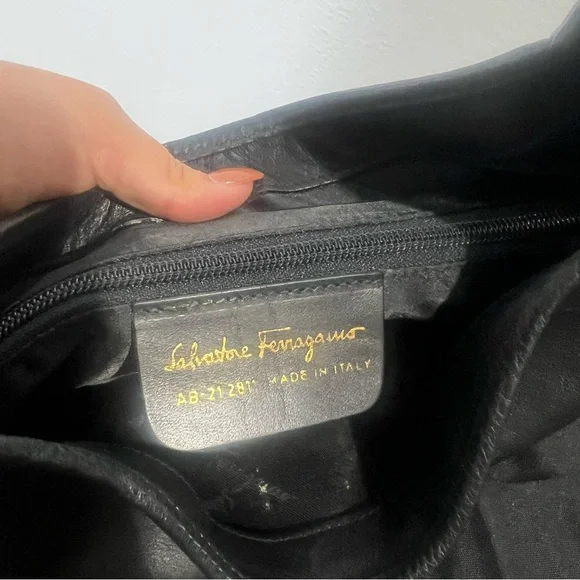 Vintage Salvatore Ferragamo bag - Picture 6 of 8